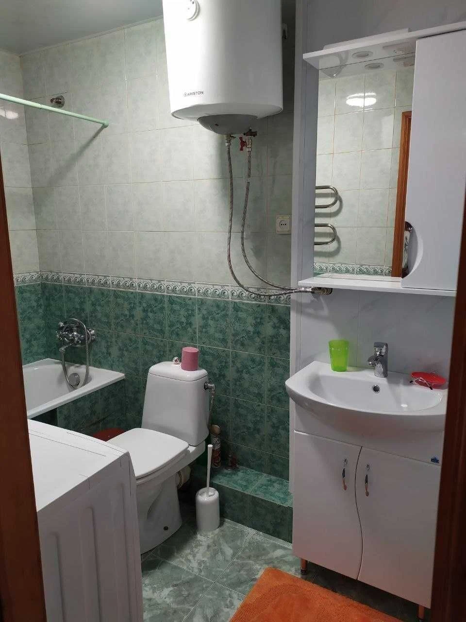 Продажа 3-комнатной квартиры, ул. Усенко 15, Левобережье