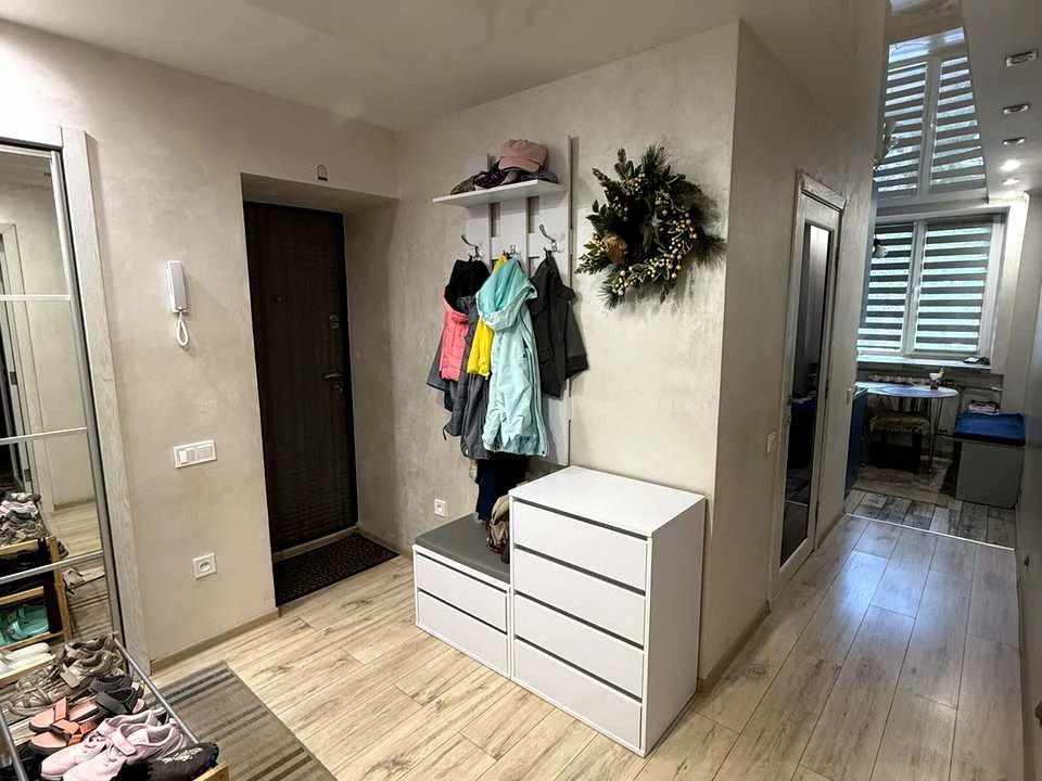 Apartment. Chernivtsi, Tovstyuika St.