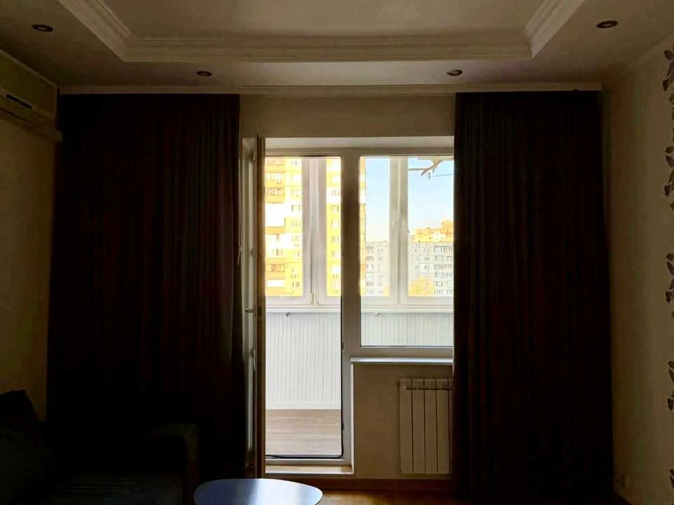 2-room apartment. Alexander Misyuga St., Kyiv