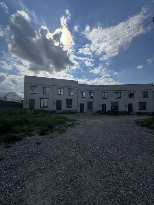 Кутовий Таунхаус на замості