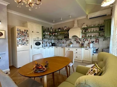 Four-room apartment. Odessa, Nechiporenko street.