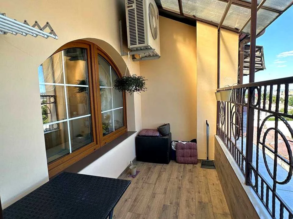 Four-room apartment. Odessa, Nechiporenko street.