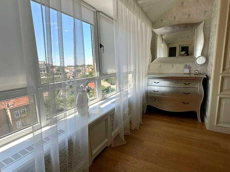 Four-room apartment. Odessa, Nechiporenko street.