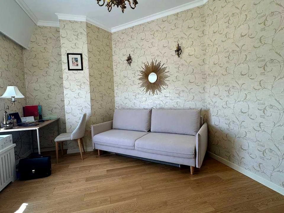 Four-room apartment. Odessa, Nechiporenko street.