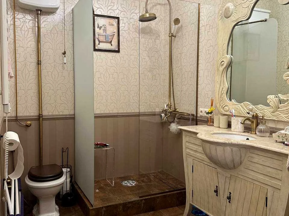 Four-room apartment. Odessa, Nechiporenko street.
