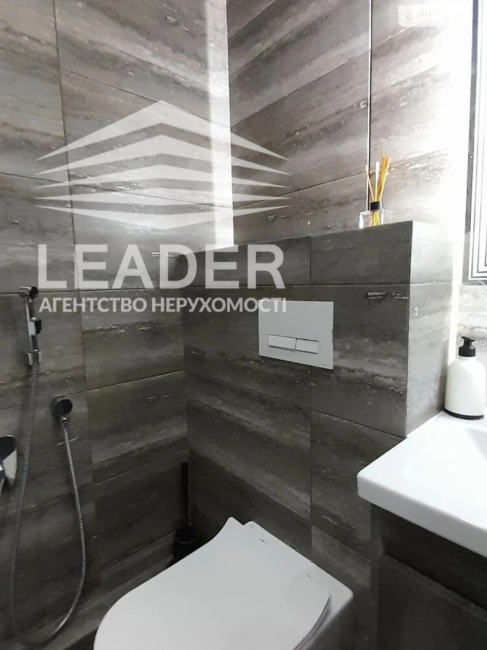Long-Term Rental Apartment, Podil'