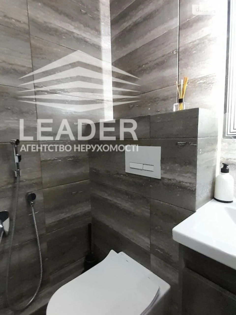 Long-Term Rental Apartment, Podil'