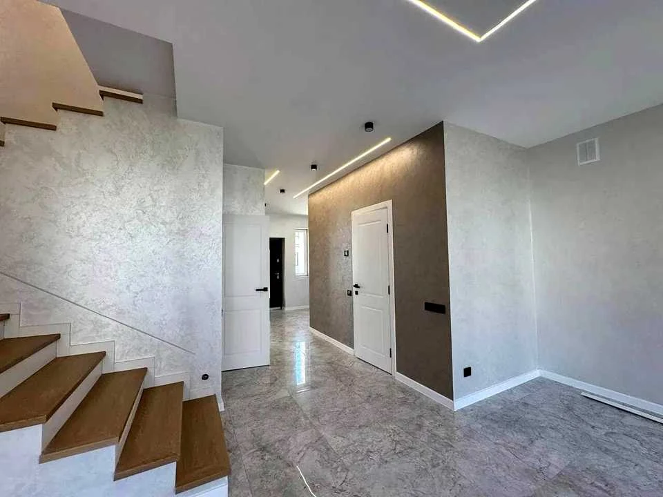 House. Ivano-Frankivsk, Buzkova