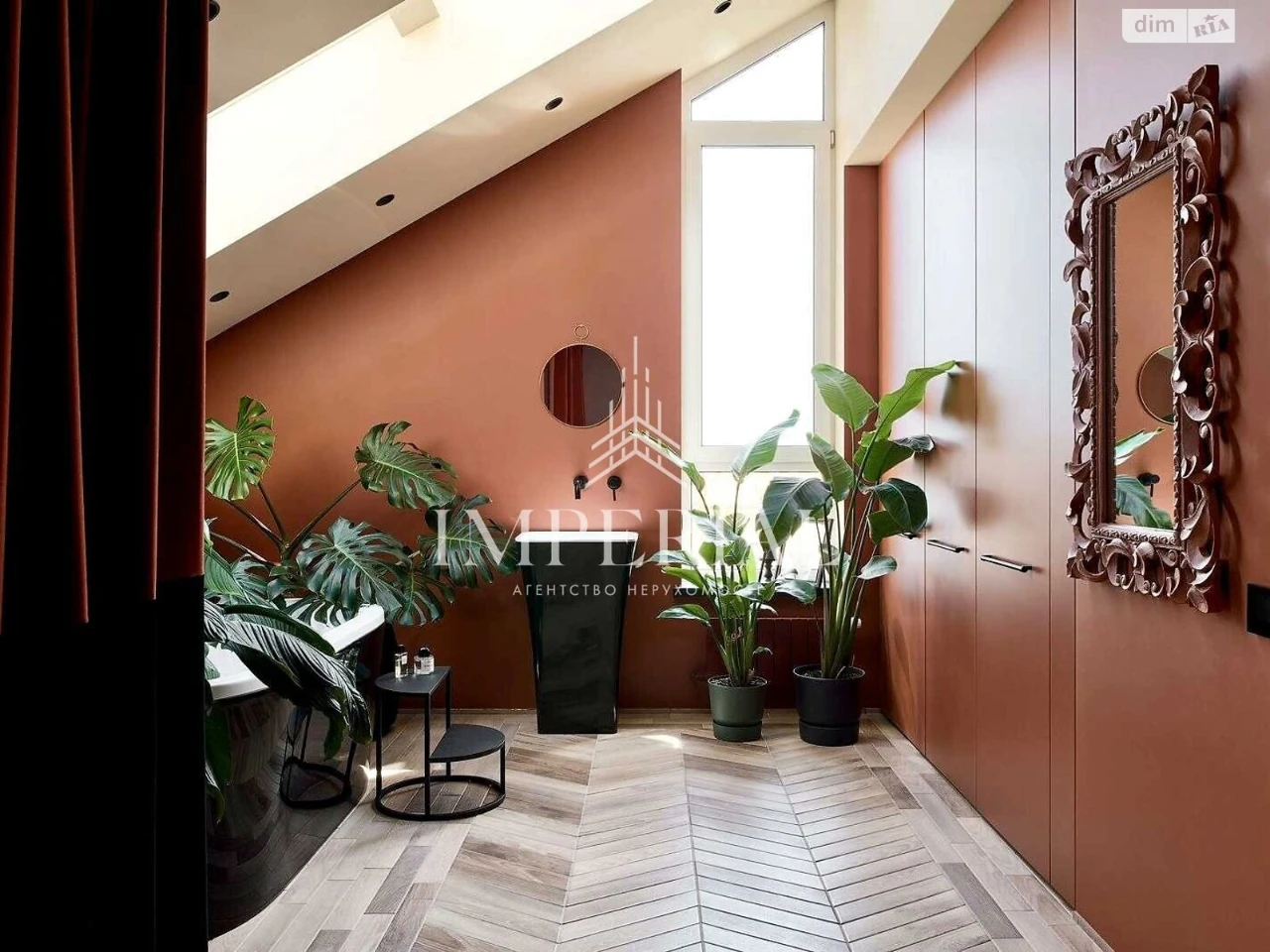Long-Term Rental Apartment Dniprovsky
