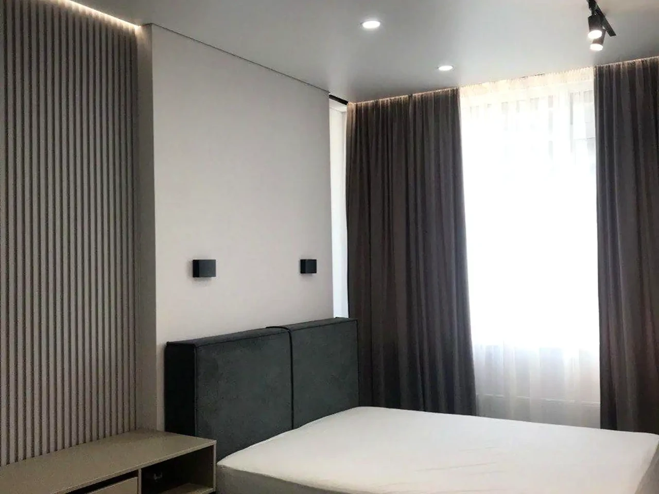 Rent of a 2-room apartment 58 sq.m. 26 floors