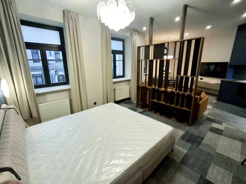 Apartment. Kyiv, Гончарна St.