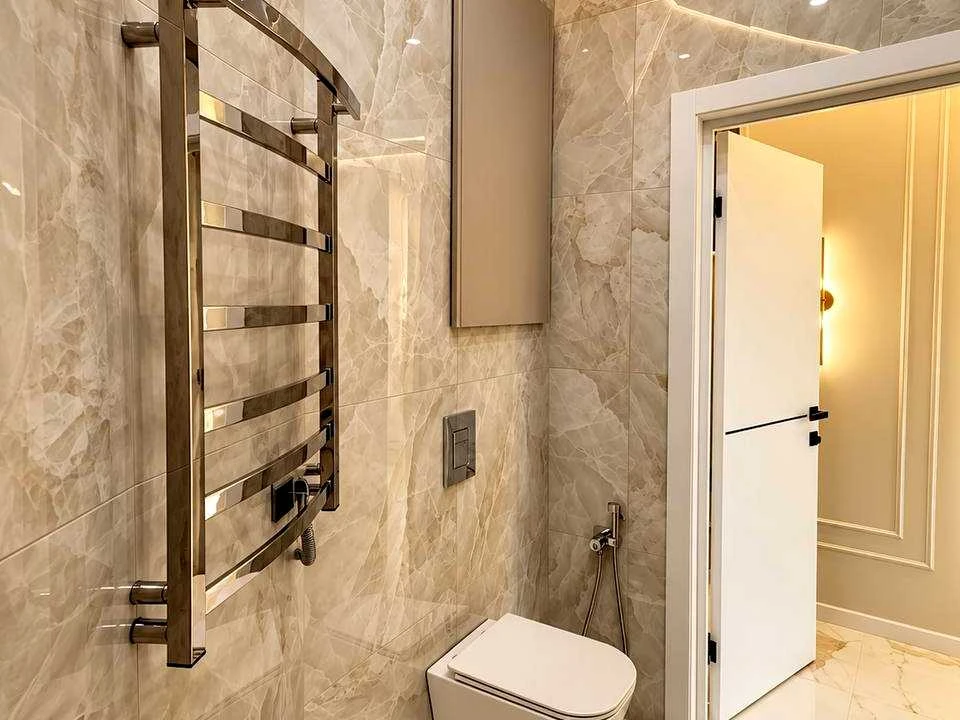 Apartment. Dnipro, Naberezhna Pereomohy St.