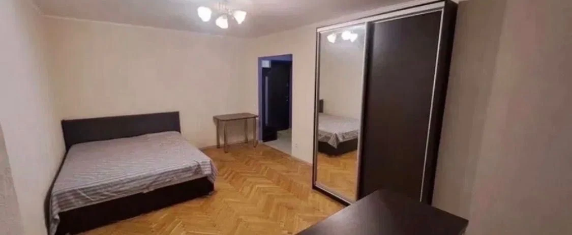 For sale apartment on Sheptitsky, 7, metro Lvivskyi district