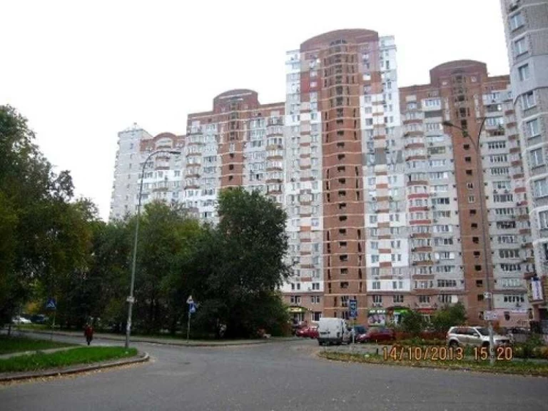 Амосова 4 . Двостороння .