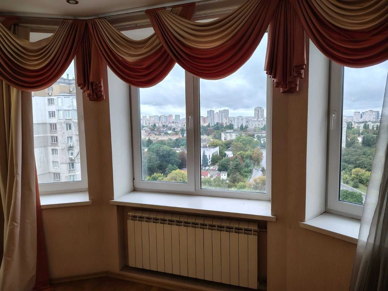 Address 4, Amosov Street. Double-sided.