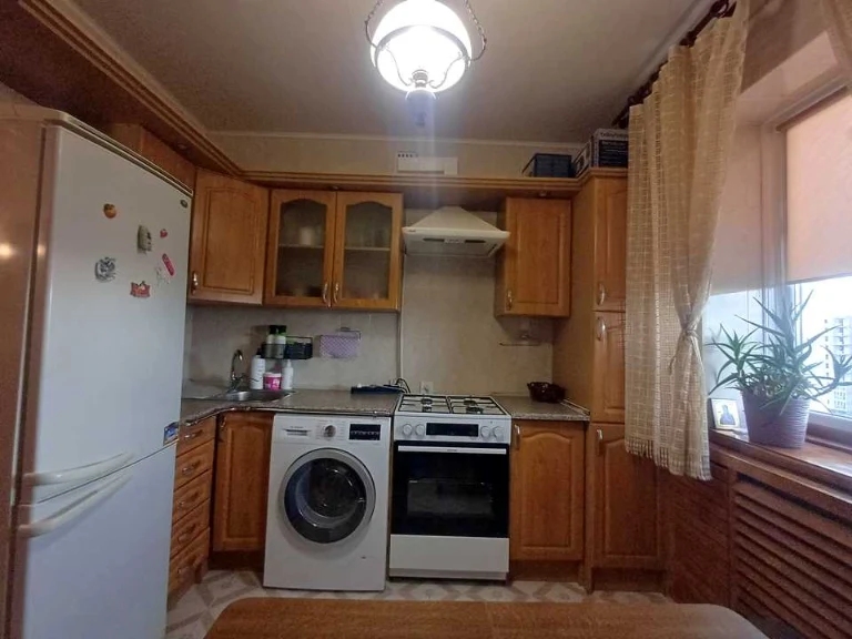 2-room apartment. Kharkiv, Lebedinska St.