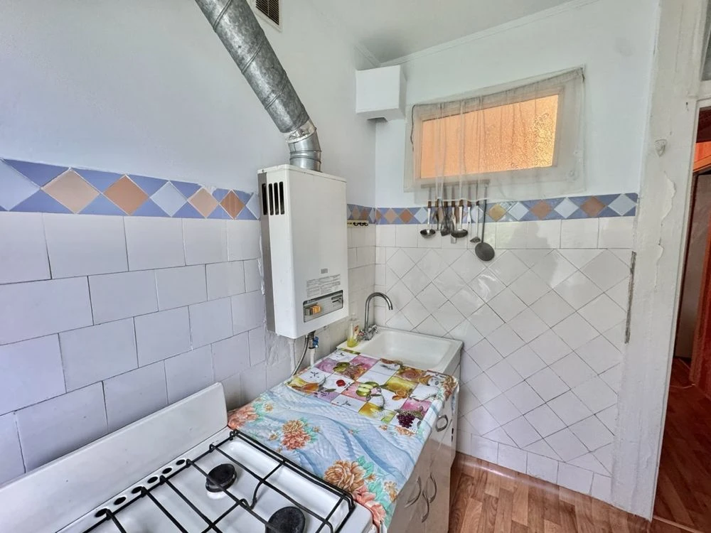 Продаж 1 км кв Вишенька , проспект Юності