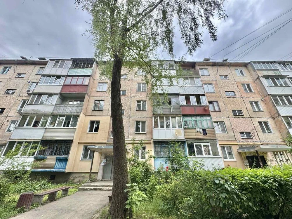 Продаж 1 км кв Вишенька , проспект Юності