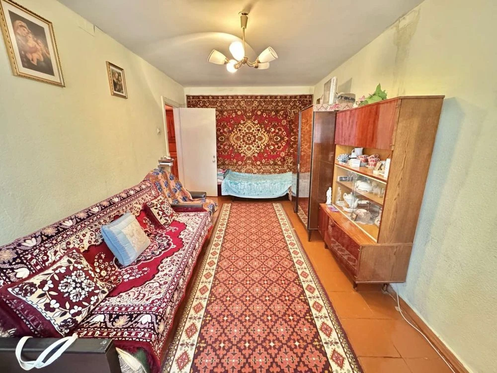 Продаж 1 км кв Вишенька , проспект Юності