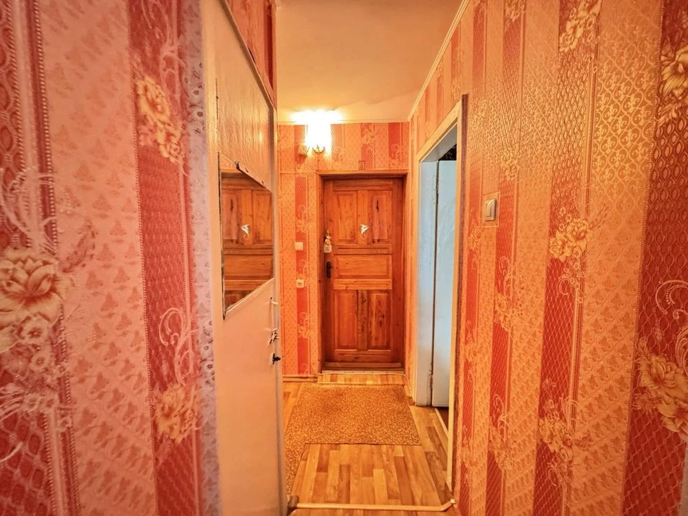 Продаж 1 км кв Вишенька , проспект Юності
