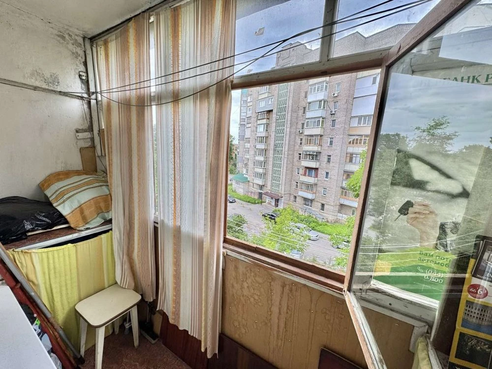 Продаж 1 км кв Вишенька , проспект Юності