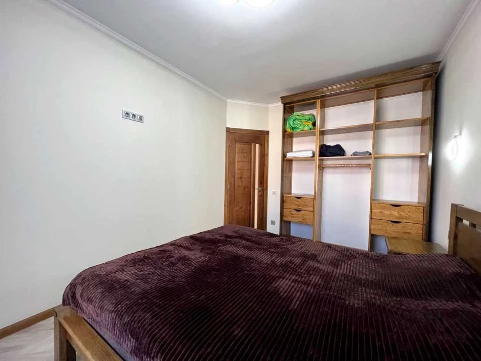 Apartment. Ivano-Frankivsk, Oleksandra Dovzhenka St.