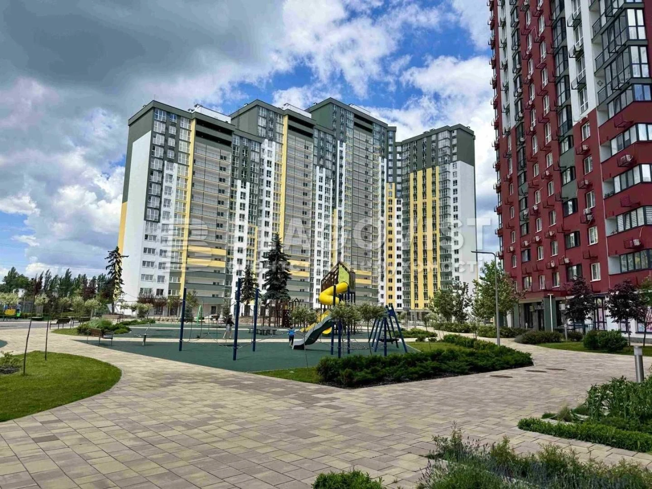 Продажа 1-комнатной квартиры в ЖК "Сирецькі Сади" рядом с парком, срочно, Нивки Сир