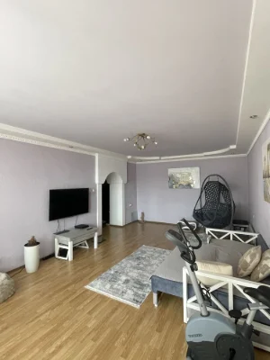 Sale of a 3-room apartment in Verstavbudilnikov Street 3