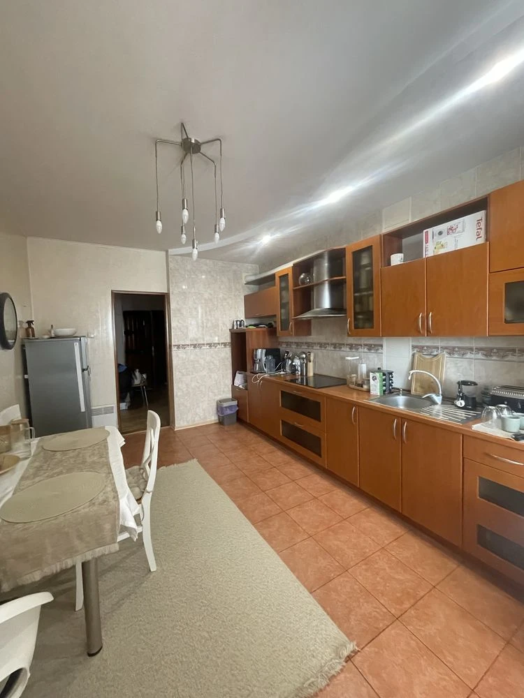 Sale of a 3-room apartment in Verstavbudilnikov Street 3