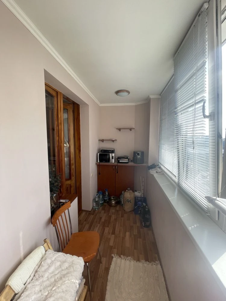 Sale of a 3-room apartment in Verstavbudilnikov Street 3