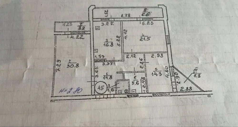 Sale of a 3-room apartment in Verstavbudilnikov Street 3