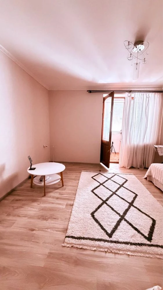 Sale of a 3-room apartment in Verstavbudilnikov Street 3