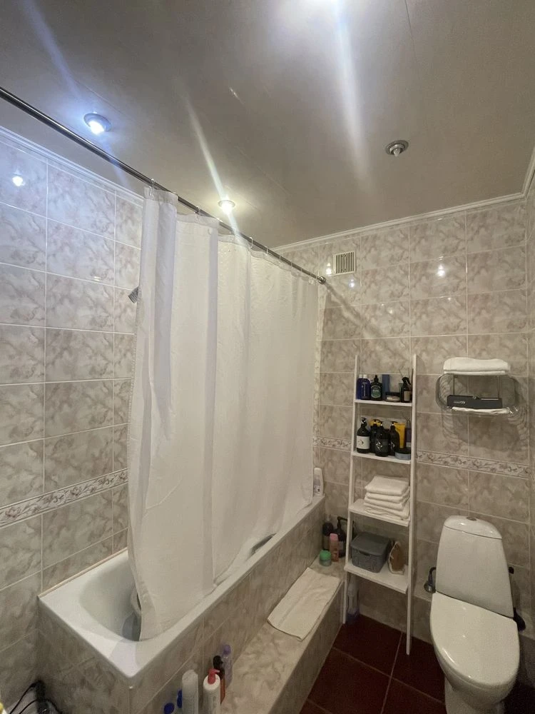 Sale of a 3-room apartment in Verstavbudilnikov Street 3