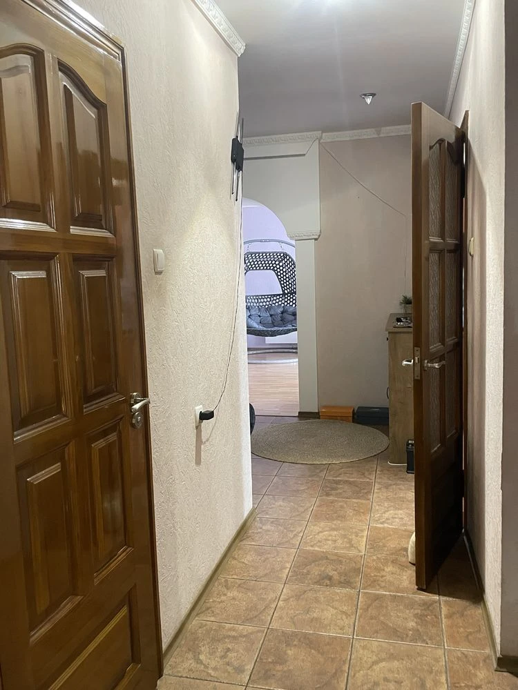 Sale of a 3-room apartment in Verstavbudilnikov Street 3