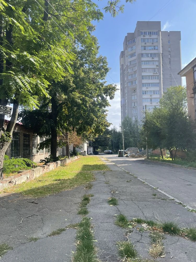 Sale of a 3-room apartment in Verstavbudilnikov Street 3