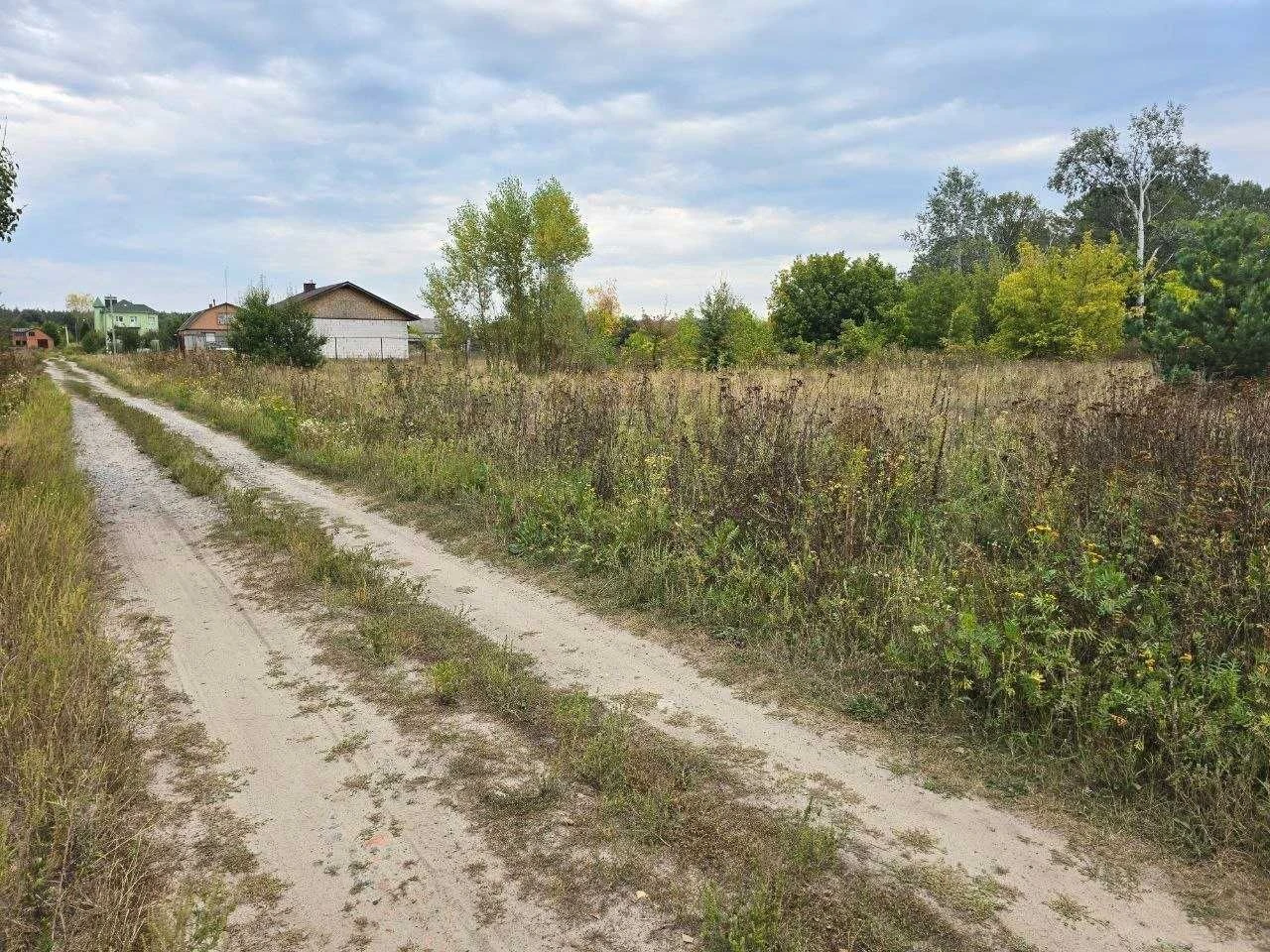 Продаж земельної ділянки 16 сот біля річки