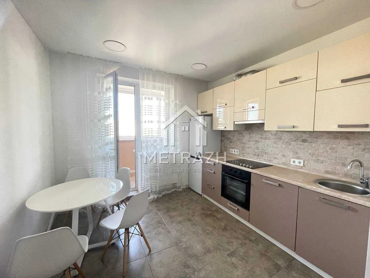 For sale 1-room apartment in residential area Rogatinsky, near Central Market metro.