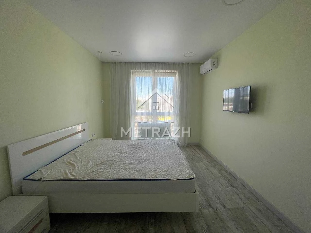 For sale 1-room apartment in residential area Rogatinsky, near Central Market metro.