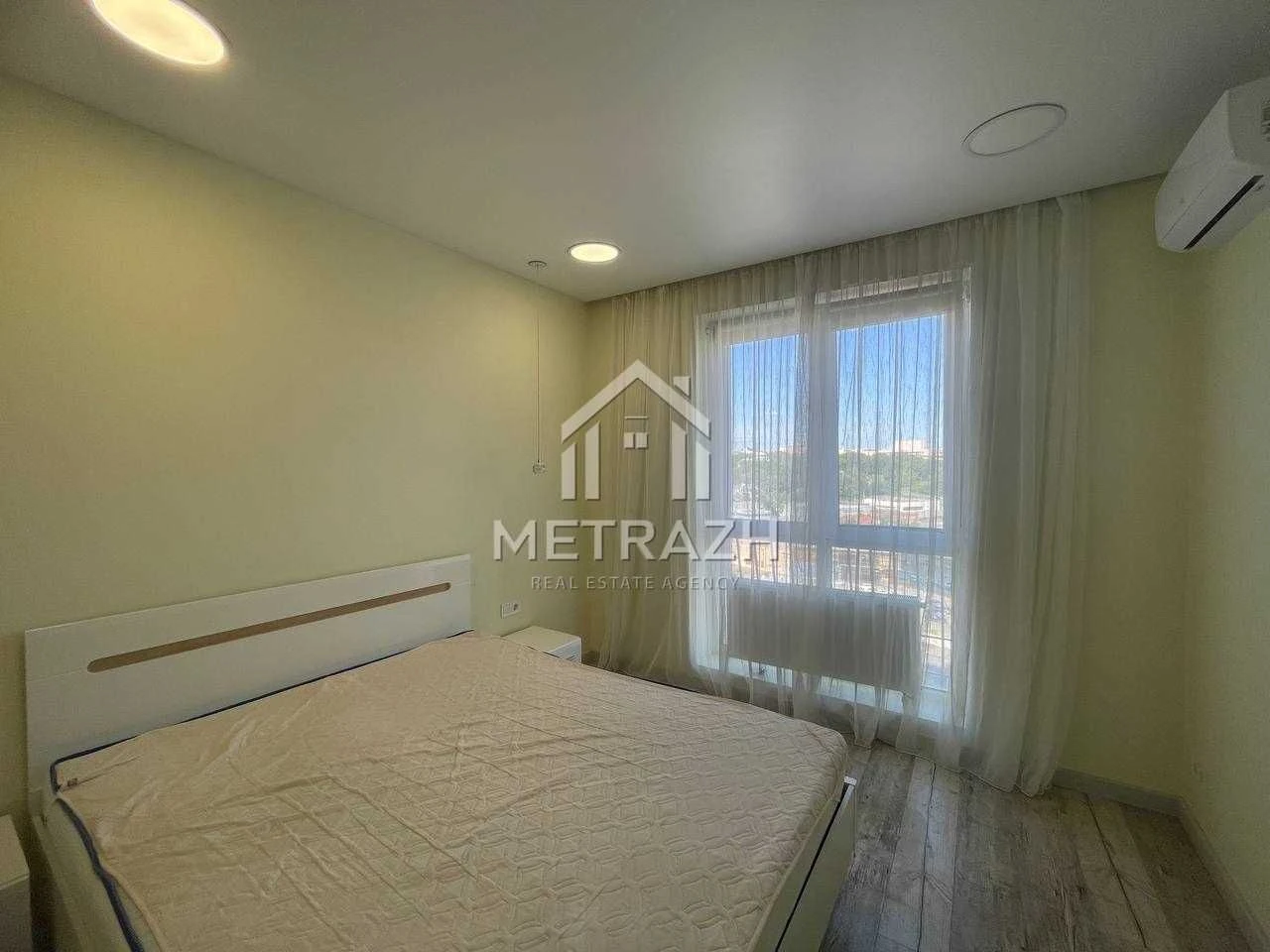 For sale 1-room apartment in residential area Rogatinsky, near Central Market metro.