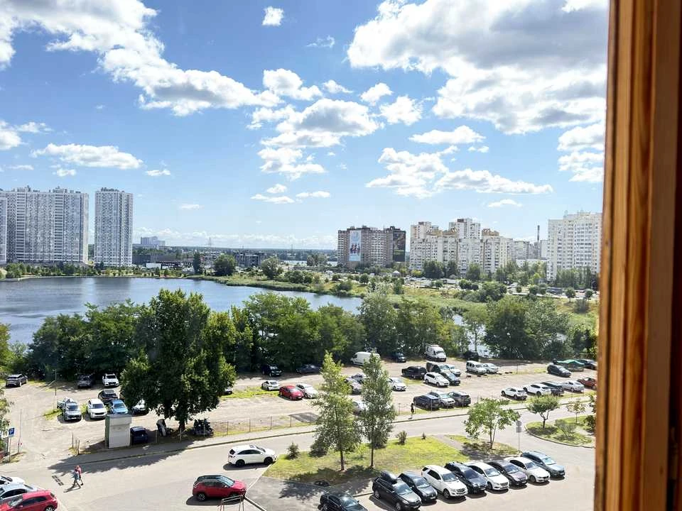 Apartment. Dragomano St., Kyiv