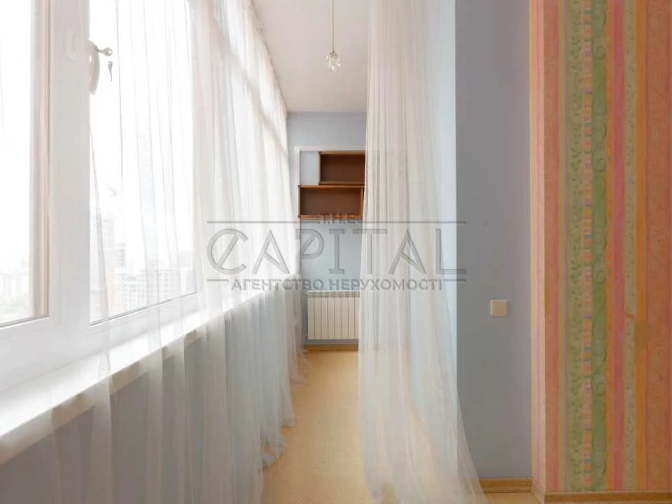 Apartment. Eugene Konovalets Street, Kyiv