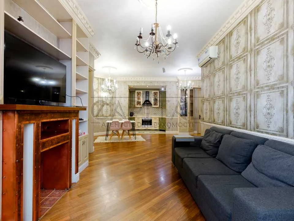 Apartment. Eugene Konovalets Street, Kyiv