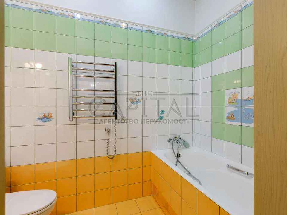 Apartment. Eugene Konovalets Street, Kyiv