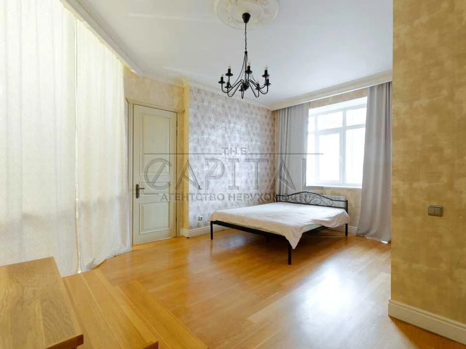 Apartment. Eugene Konovalets Street, Kyiv