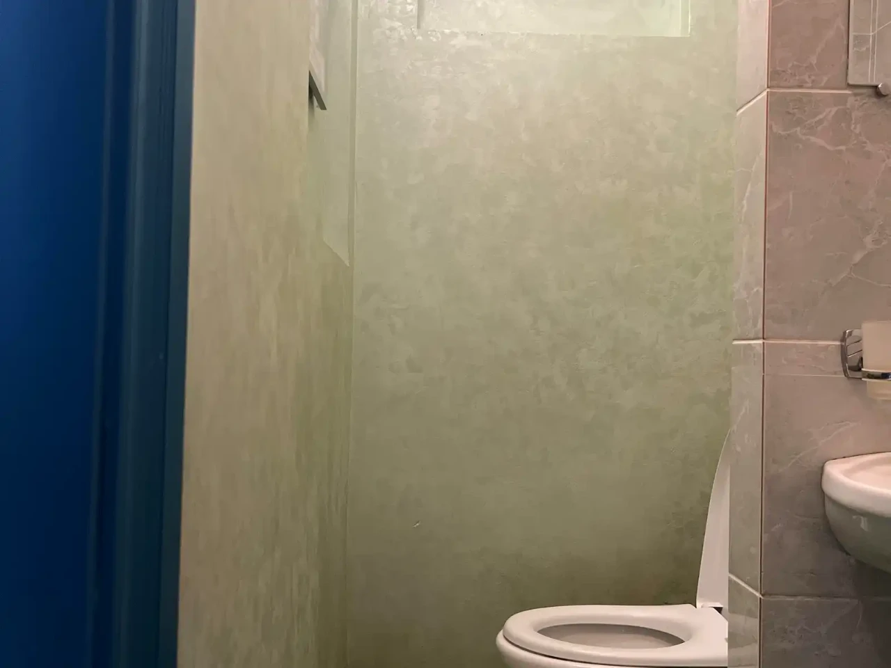 Sale of a 2-room apartment 60 sq.m 3/5 floor