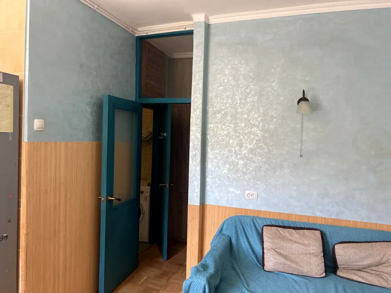 Sale of a 2-room apartment 60 sq.m 3/5 floor