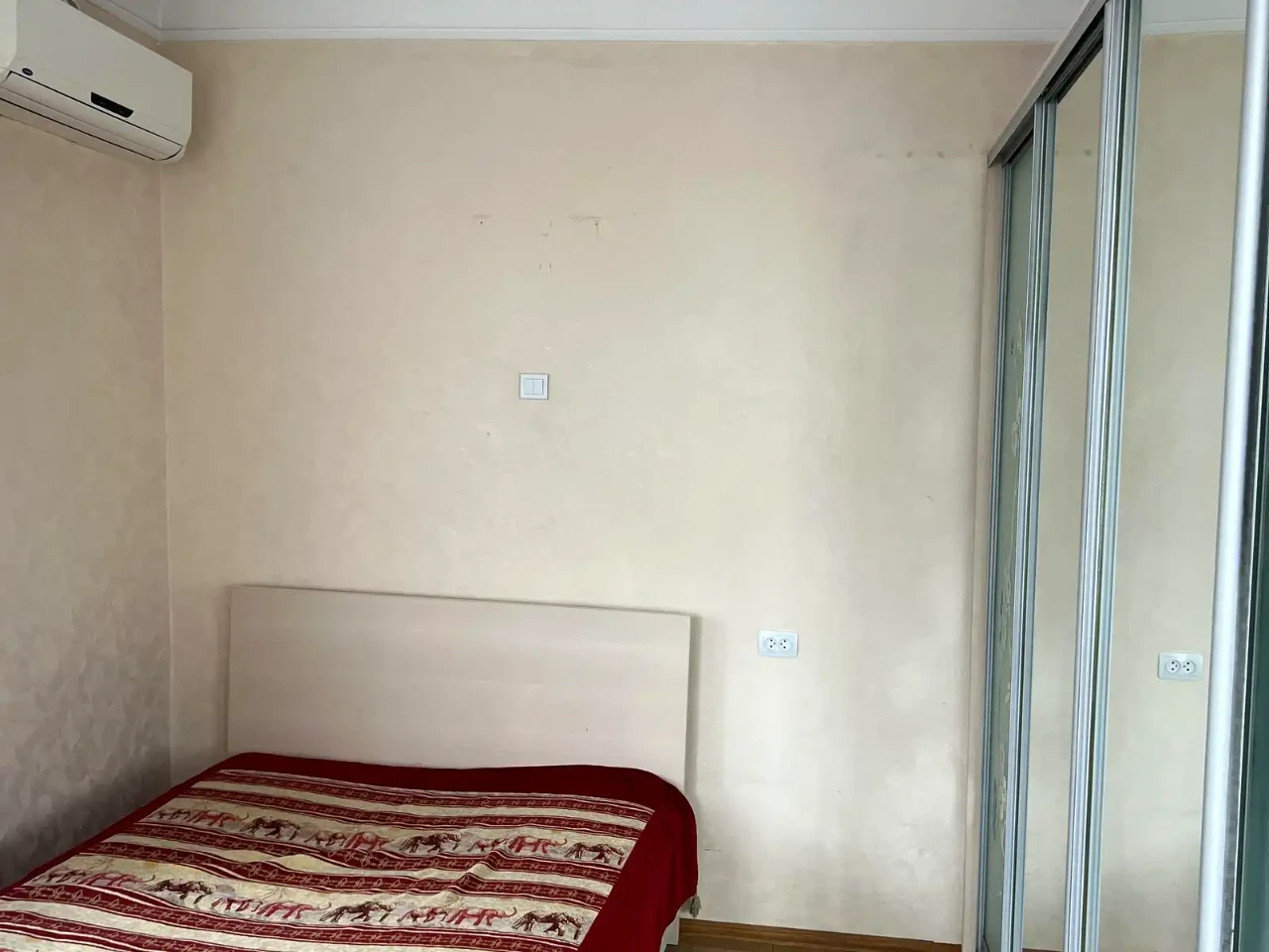 Sale of a 2-room apartment 60 sq.m 3/5 floor