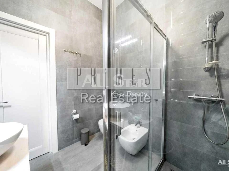 Apartment. Kyiv, Olesia Honchar St.
