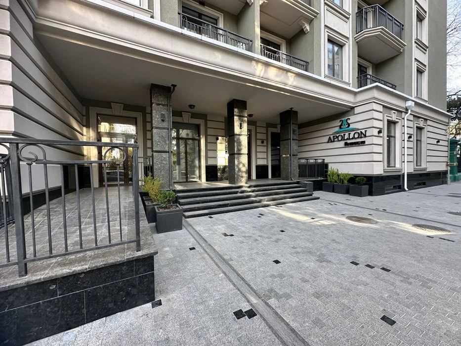 В продаже просторная 1-комнатная в сданном доме в центре, ЖК