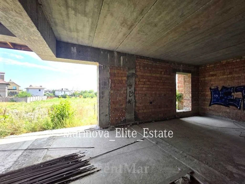 One-story brick house from builders 300 m 15 acres Sovyn